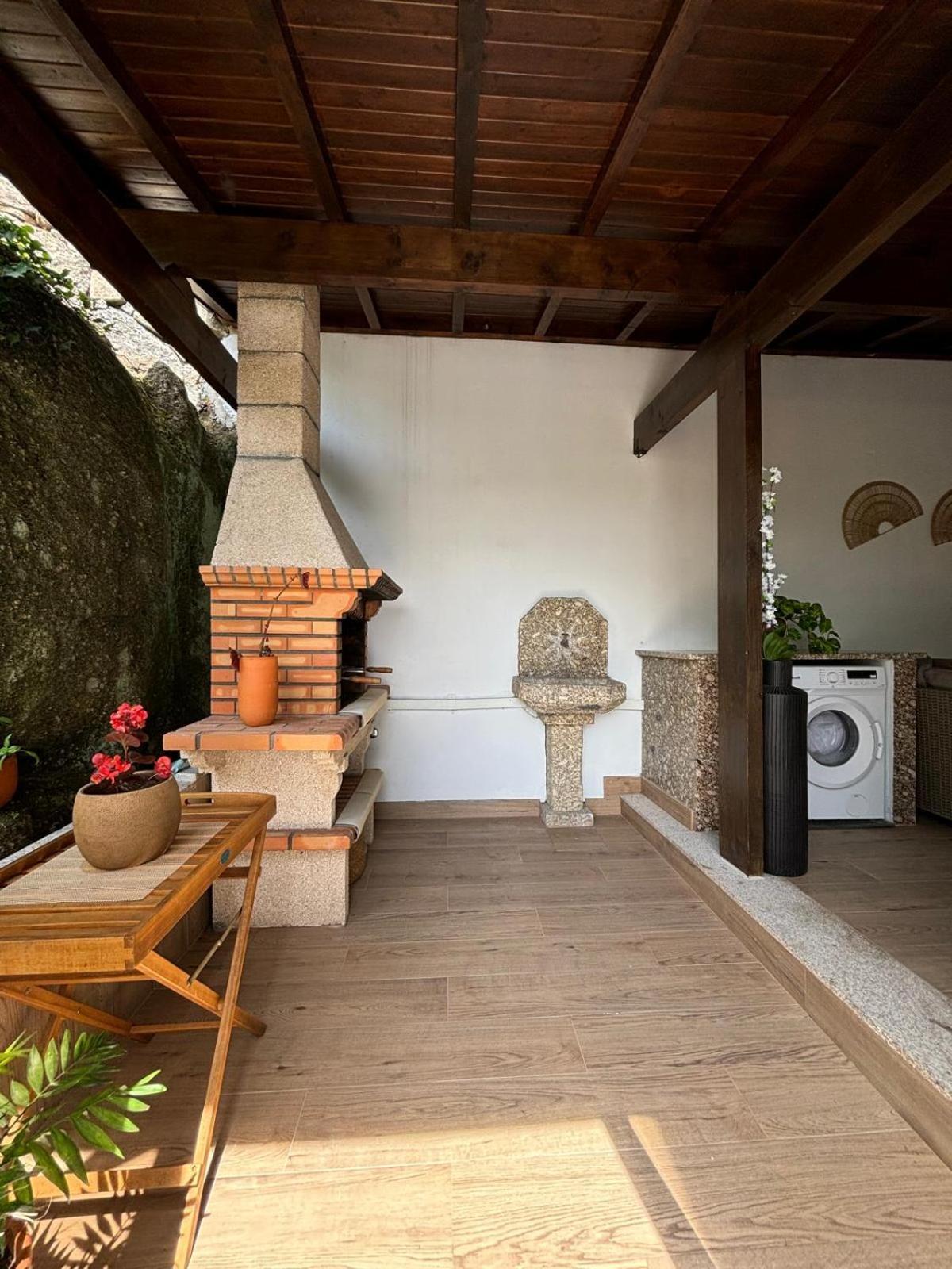 Colina De Picoutos Moradia Com Piscina Holiday home *